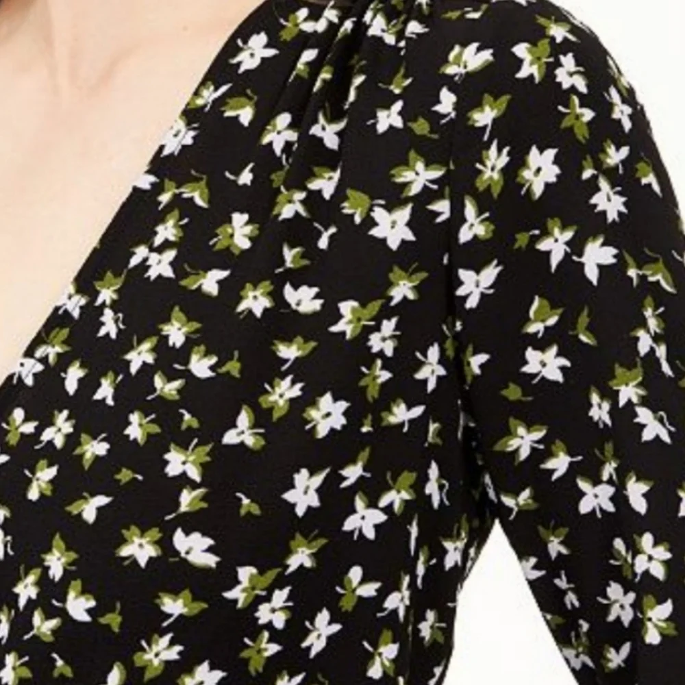 Michael Kors size small women's Lilies‎ floral surplice top / blouse - Picture 7 of 9